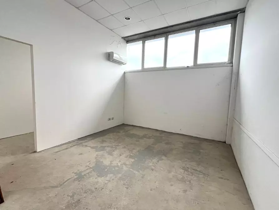 Immagine 1 di Locale commerciale in vendita  a Montelupo Fiorentino