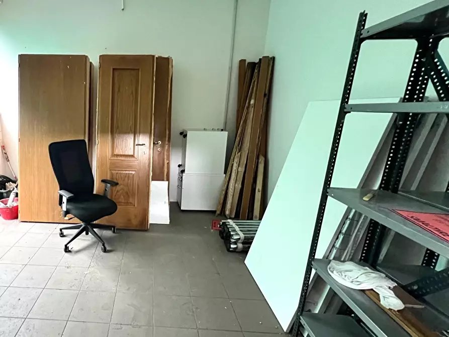 Immagine 6 di Locale commerciale in vendita  a Montelupo Fiorentino