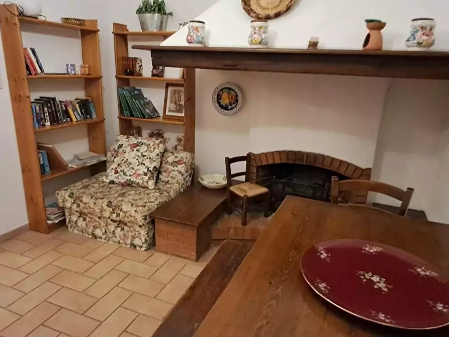 Immagine 12 di Casa colonica in vendita  a Volterra