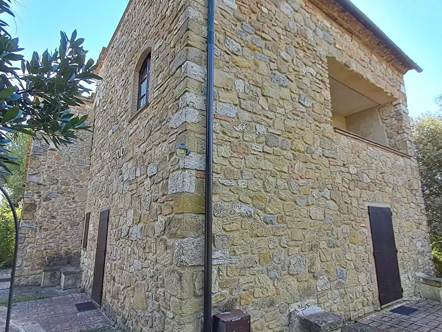 Immagine 37 di Casa colonica in vendita  a Volterra