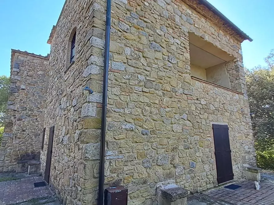 Immagine 22 di Casa colonica in vendita  a Volterra