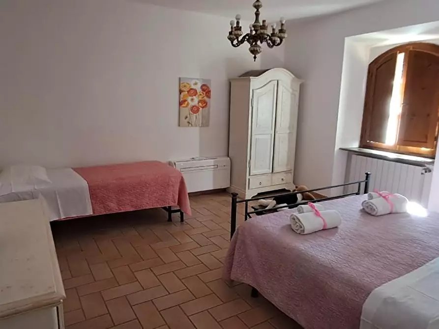 Immagine 14 di Casa colonica in vendita  a Volterra