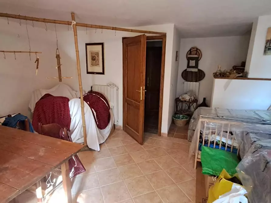 Immagine 38 di Casa colonica in vendita  a Volterra
