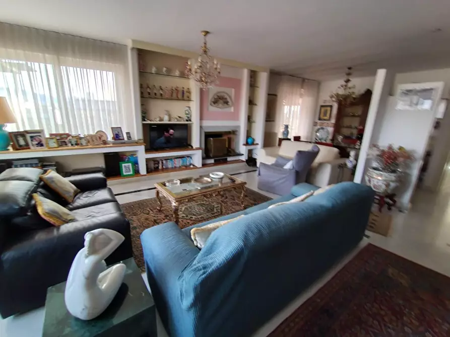 Immagine 5 di Mansarda in vendita  a Carrara