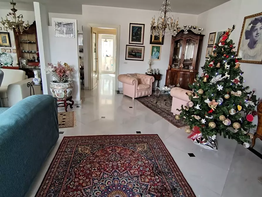 Immagine 3 di Mansarda in vendita  a Carrara