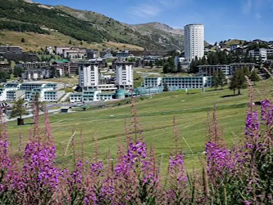 Immagine 2 di Albergo/B&B/Residence in vendita  a Sestriere