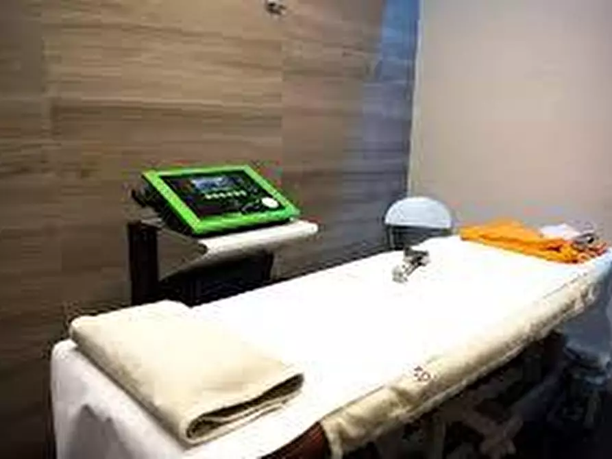 Immagine 10 di Attività commerciale in vendita  a Ciriè