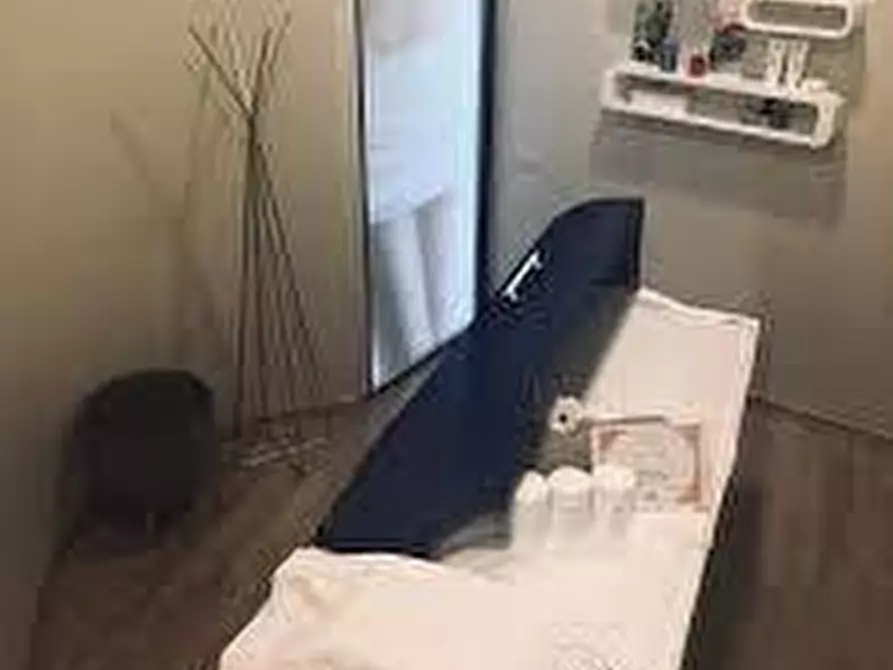 Immagine 2 di Attività commerciale in vendita  a Ciriè