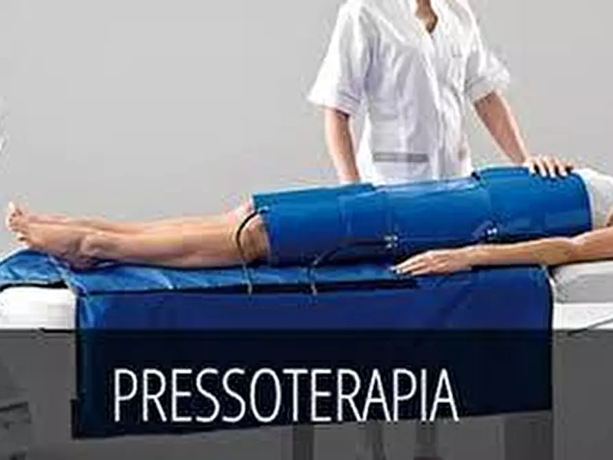 Immagine 15 di Attività commerciale in vendita  a Ciriè