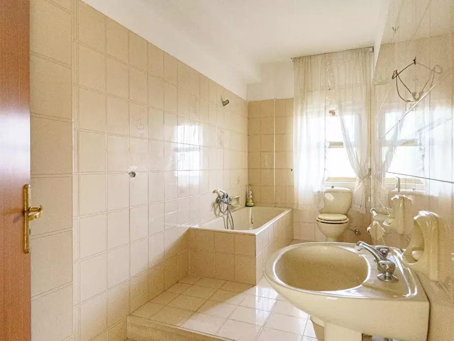 Immagine 14 di Appartamento in vendita  a Catania