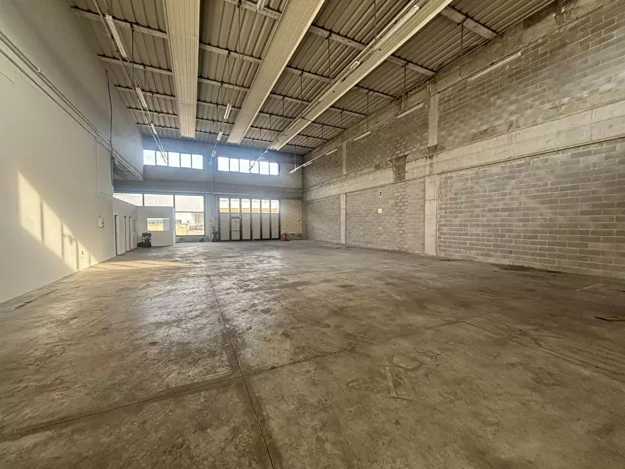 Immagine 3 di Attività artigianale in affitto  a Capraia E Limite