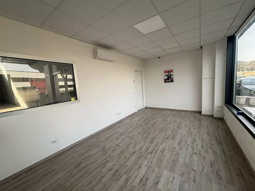 Immagine 5 di Attività artigianale in affitto  a Capraia E Limite