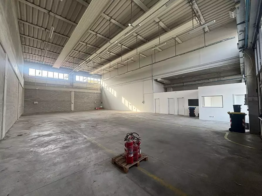 Immagine 4 di Attività artigianale in affitto  a Capraia E Limite