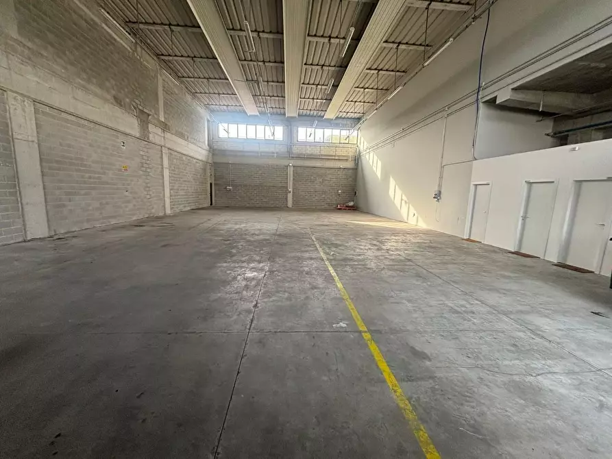 Immagine 2 di Attività artigianale in affitto  a Capraia E Limite