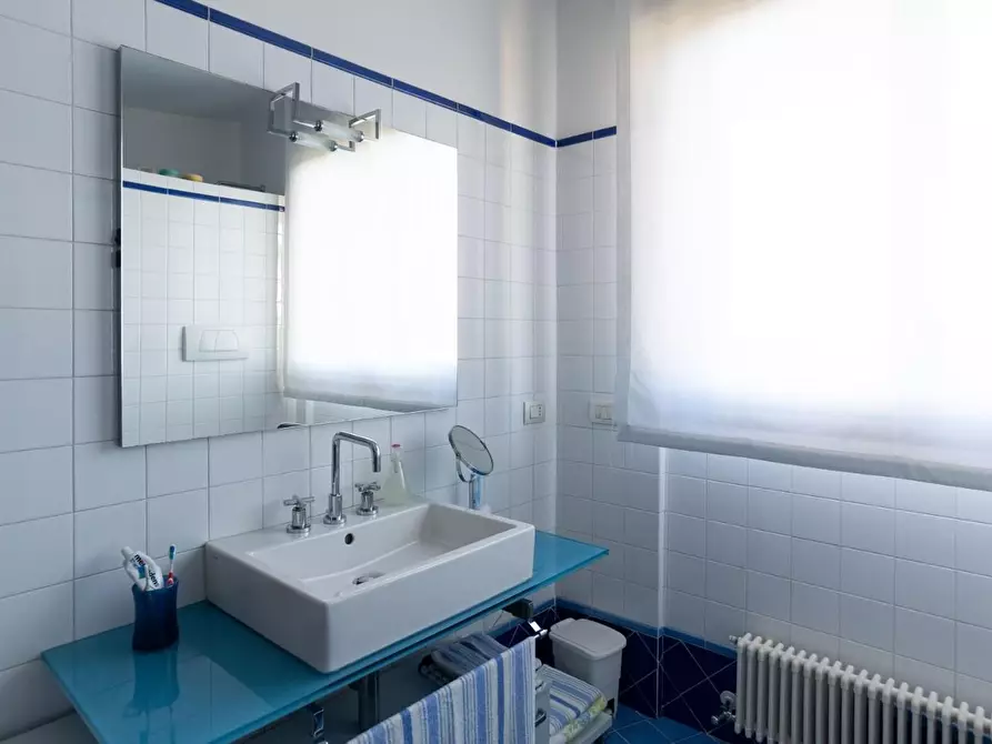 Immagine 23 di Casa indipendente in vendita  a Carrara