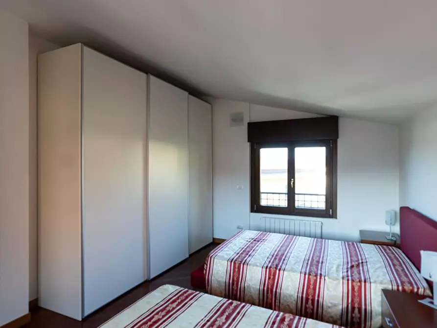 Immagine 12 di Casa indipendente in vendita  a Carrara