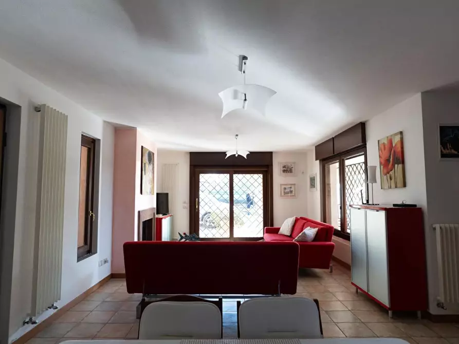 Immagine 82 di Casa indipendente in vendita  a Carrara