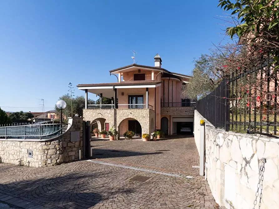 Immagine 1 di Casa indipendente in vendita  a Carrara