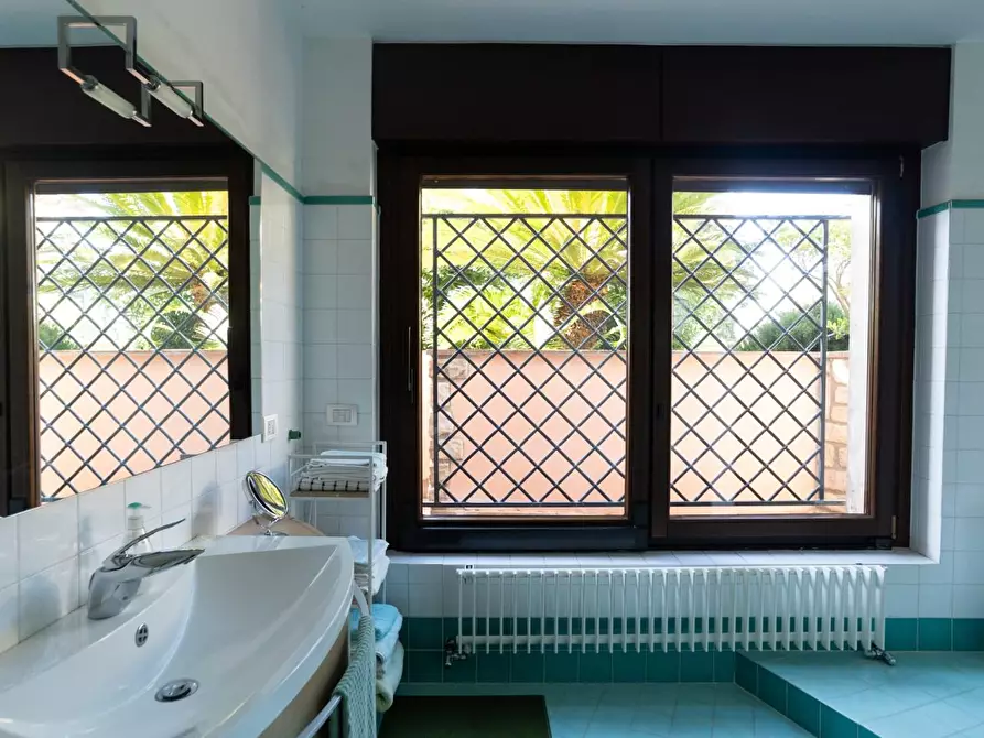 Immagine 71 di Casa indipendente in vendita  a Carrara