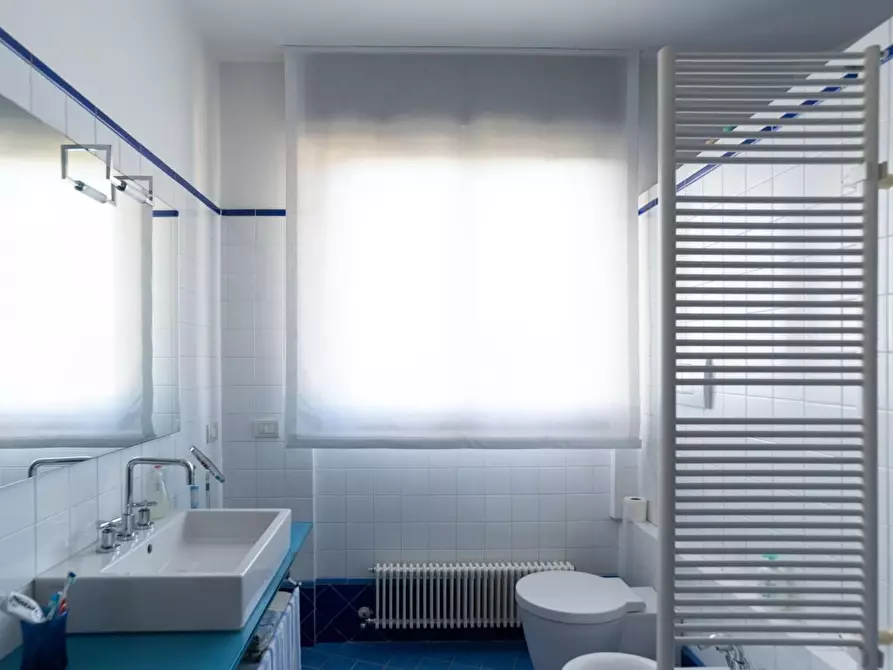 Immagine 26 di Casa indipendente in vendita  a Carrara