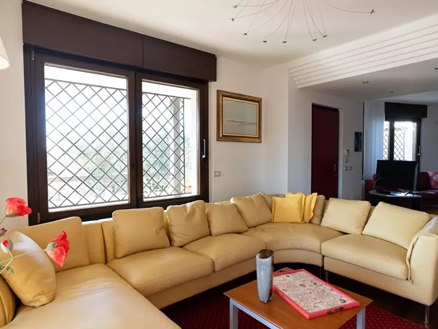 Immagine 65 di Casa indipendente in vendita  a Carrara