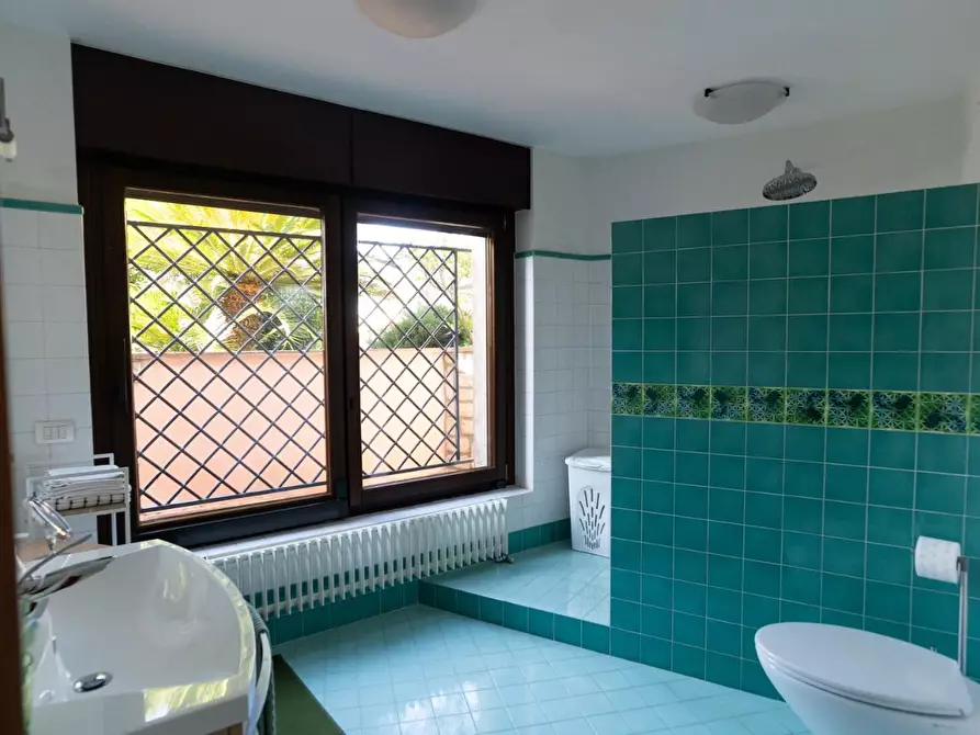 Immagine 70 di Casa indipendente in vendita  a Carrara