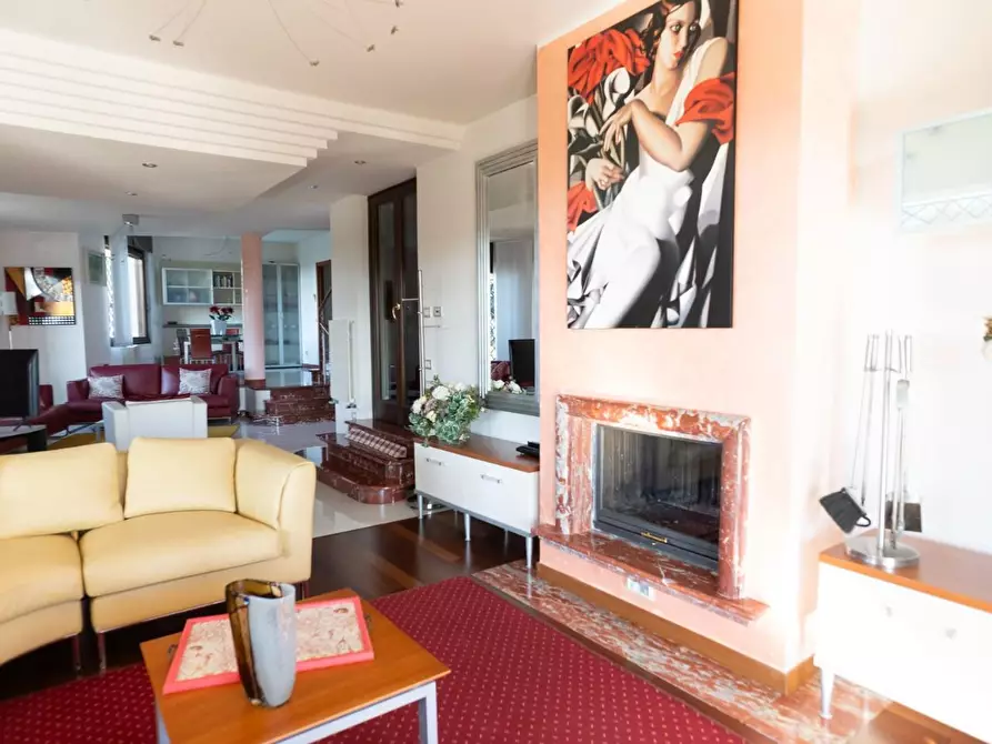 Immagine 67 di Casa indipendente in vendita  a Carrara