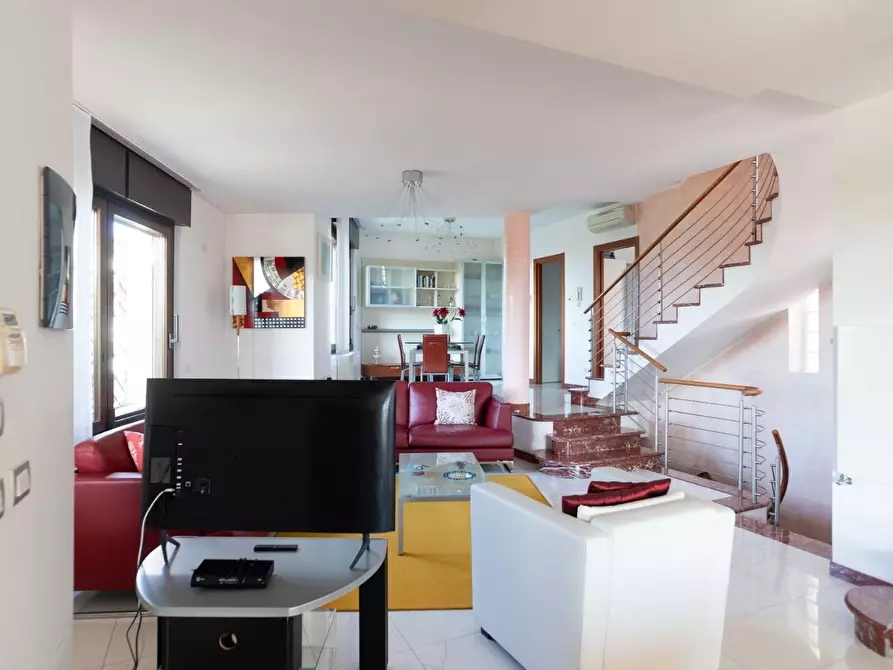 Immagine 86 di Casa indipendente in vendita  a Carrara