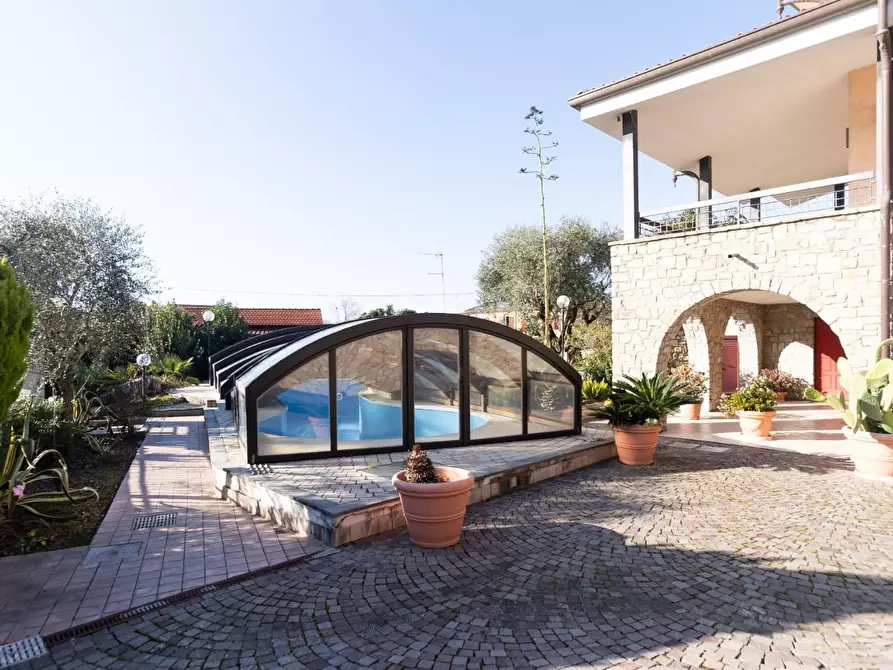 Immagine 10 di Casa indipendente in vendita  a Carrara