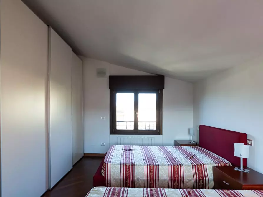 Immagine 11 di Casa indipendente in vendita  a Carrara