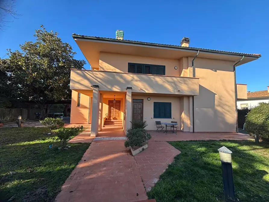 Immagine 1 di Casa bifamiliare in vendita  a Terricciola