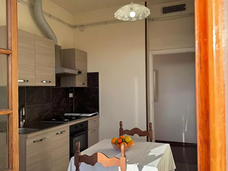 Immagine 8 di Appartamento in vendita  a Massa