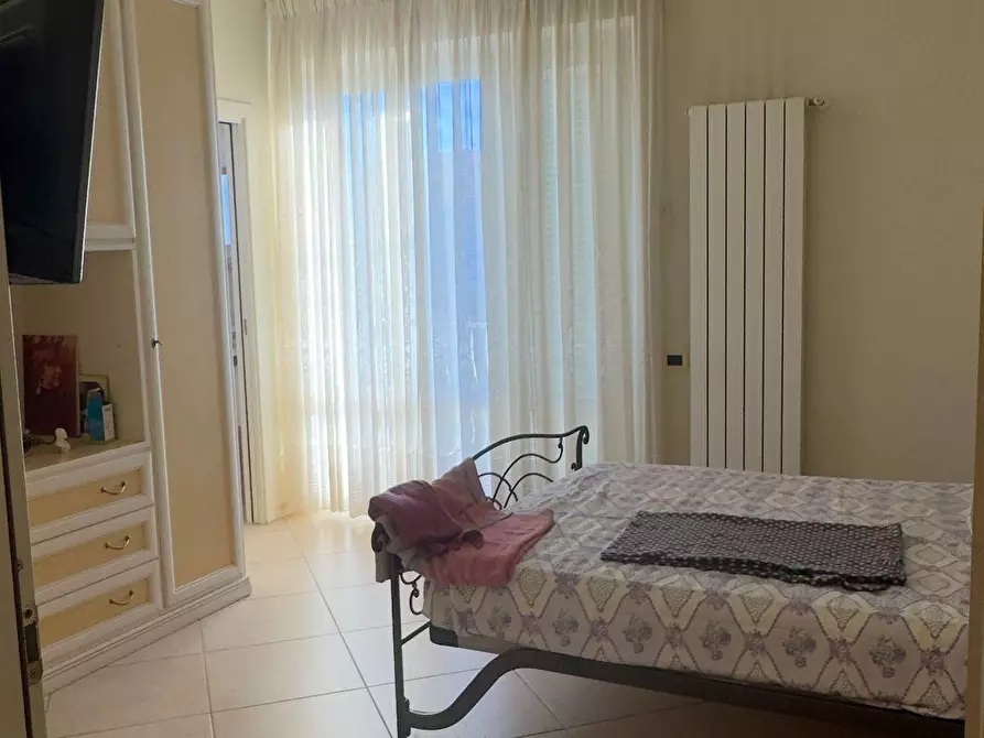 Immagine 8 di Appartamento in vendita  a Montignoso