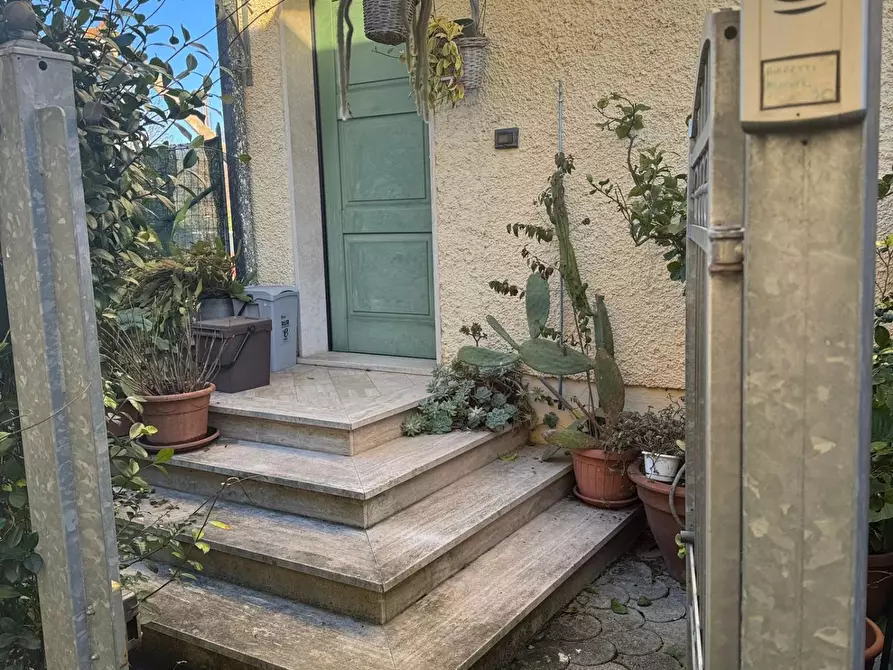 Immagine 19 di Appartamento in vendita  a Montignoso