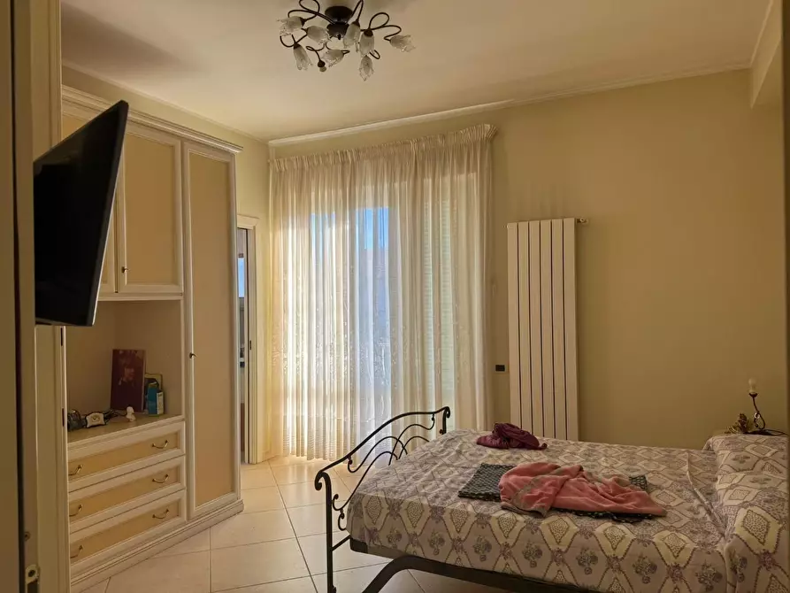 Immagine 7 di Appartamento in vendita  a Montignoso