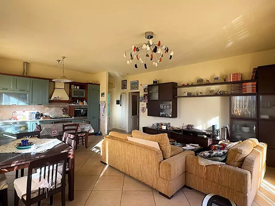 Immagine 4 di Appartamento in vendita  a Montignoso