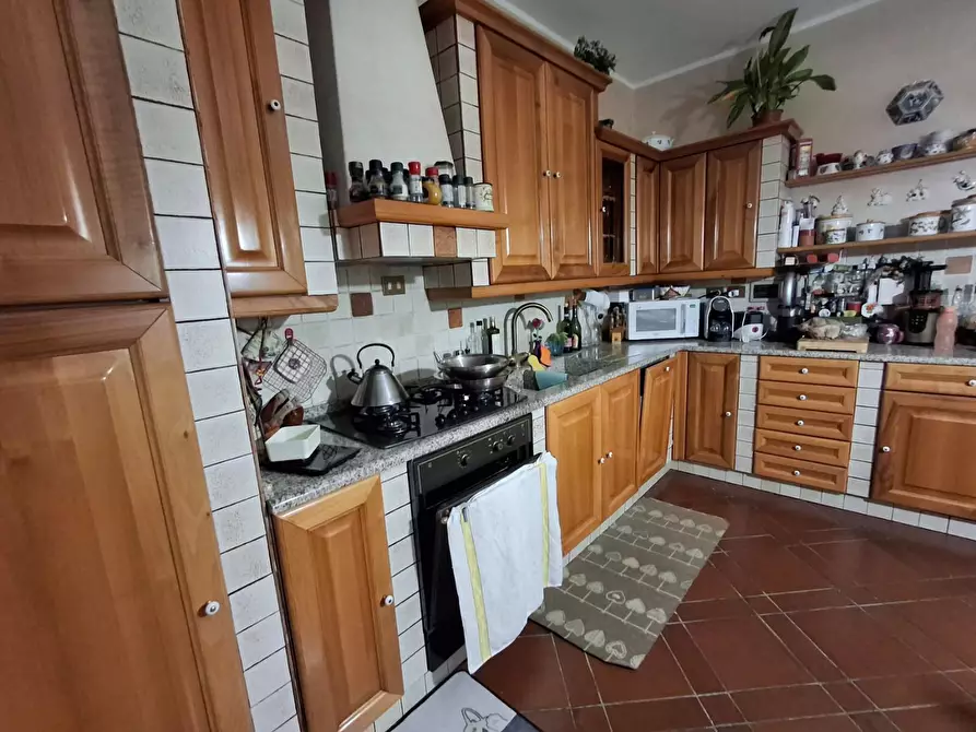 Immagine 4 di Appartamento in vendita  a Capraia E Limite