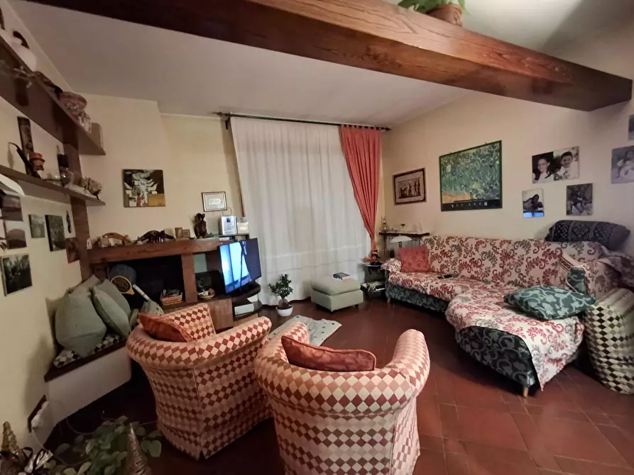 Immagine 1 di Appartamento in vendita  a Capraia E Limite