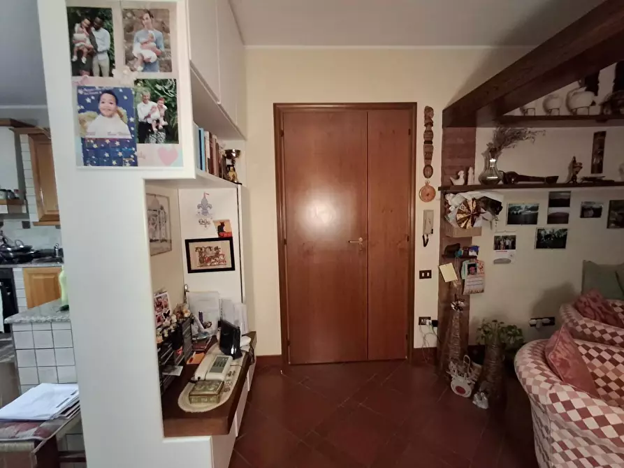 Immagine 17 di Appartamento in vendita  a Capraia E Limite