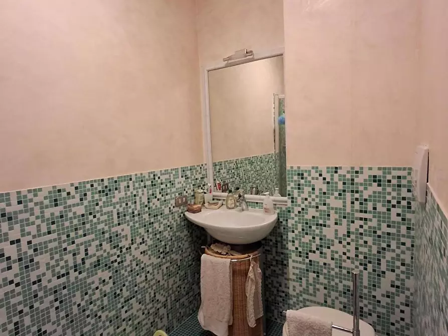 Immagine 11 di Appartamento in vendita  a Capraia E Limite