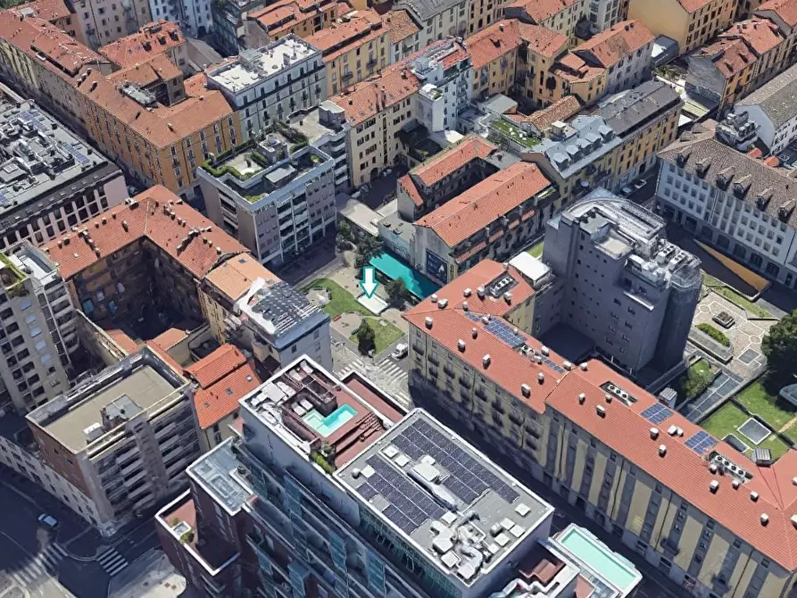 Immagine 1 di Garage in vendita  a Milano