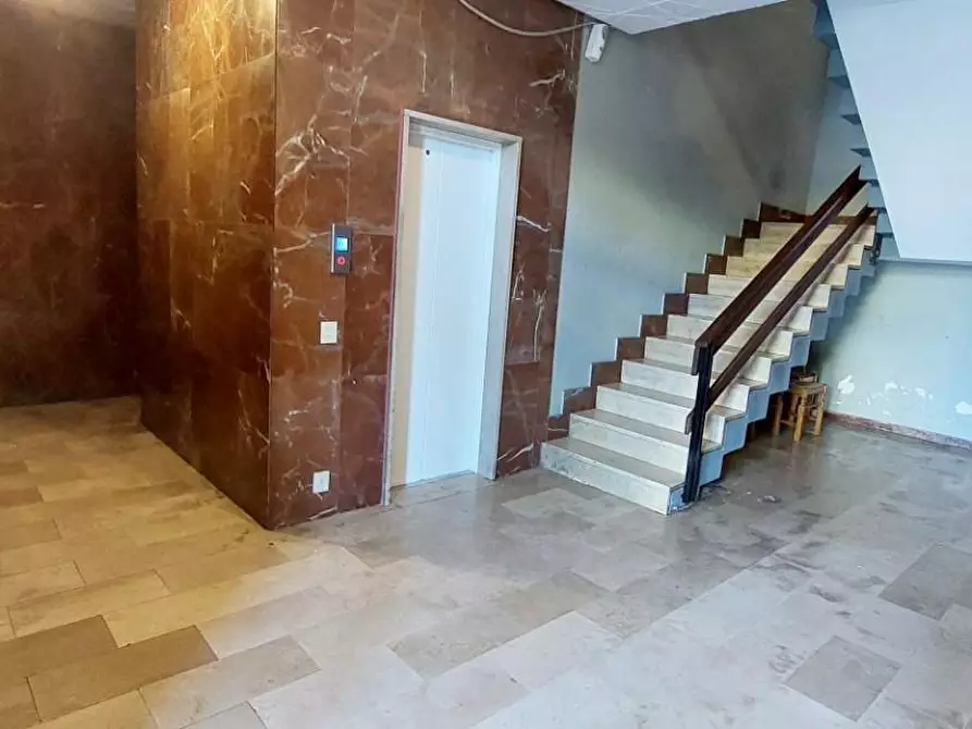 Immagine 2 di Ufficio in affitto  a Viareggio