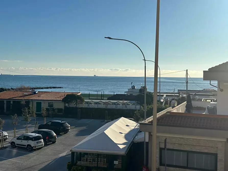 Immagine 16 di Appartamento in vendita  a Sarzana