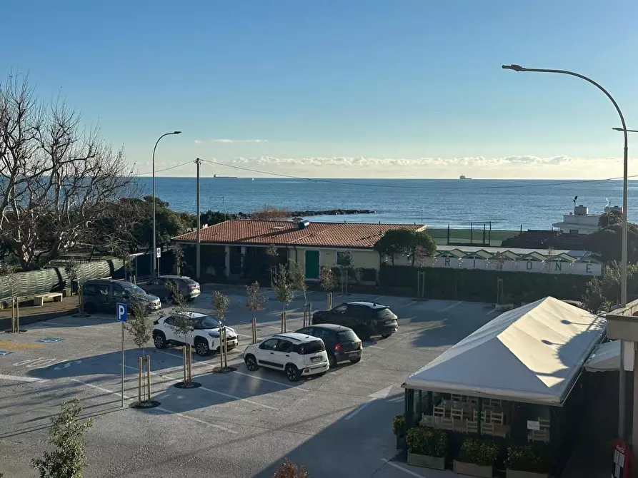 Immagine 13 di Appartamento in vendita  a Sarzana