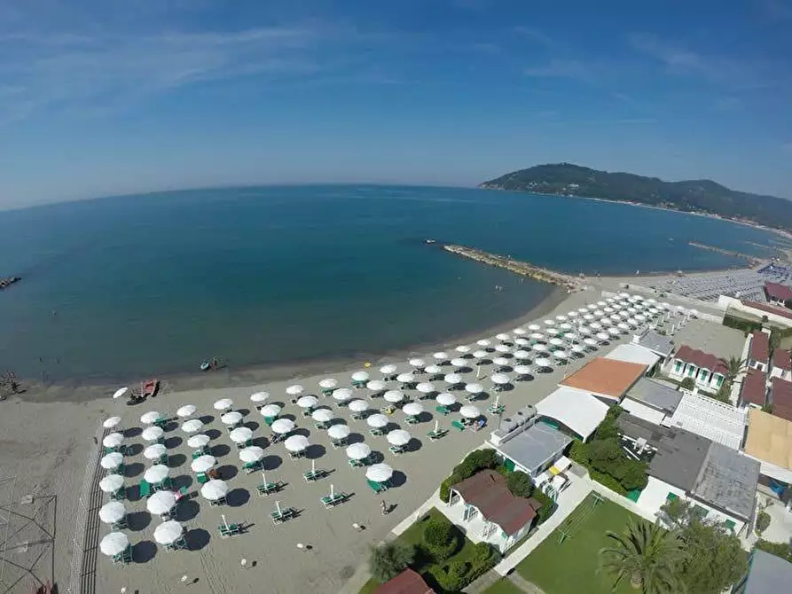 Immagine 25 di Appartamento in vendita  a Sarzana