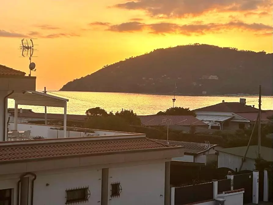 Immagine 1 di Appartamento in vendita  a Sarzana