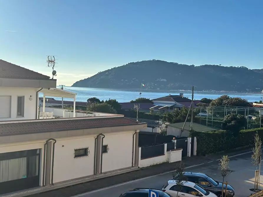 Immagine 14 di Appartamento in vendita  a Sarzana