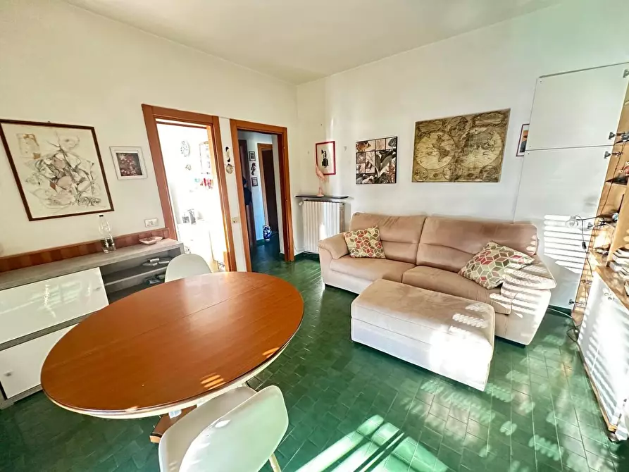 Immagine 2 di Appartamento in vendita  a Sarzana