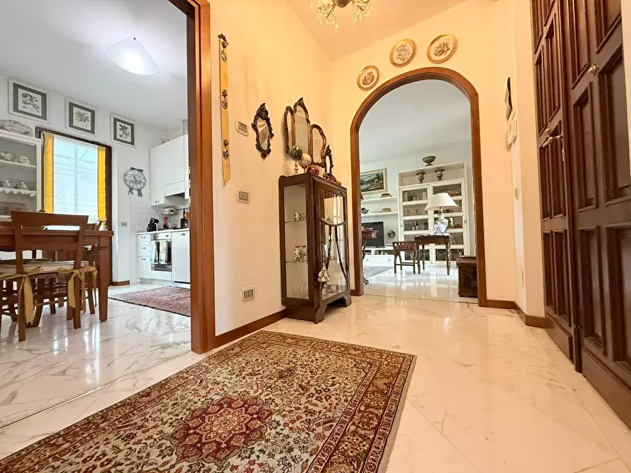 Immagine 16 di Casa indipendente in vendita  a Massa