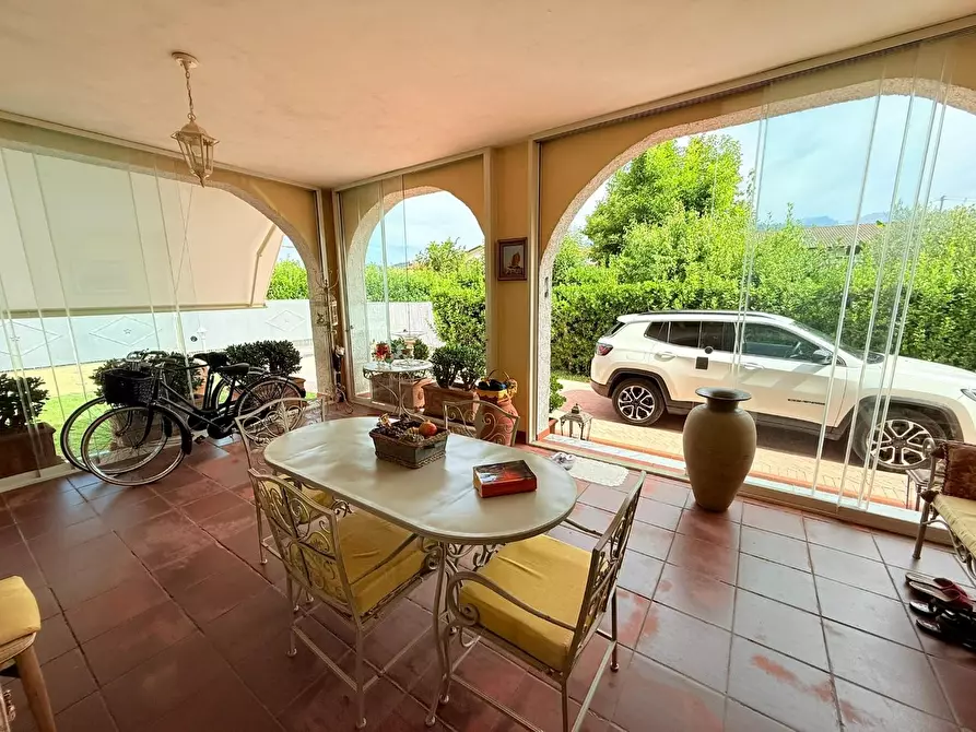 Immagine 17 di Casa indipendente in vendita  a Massa